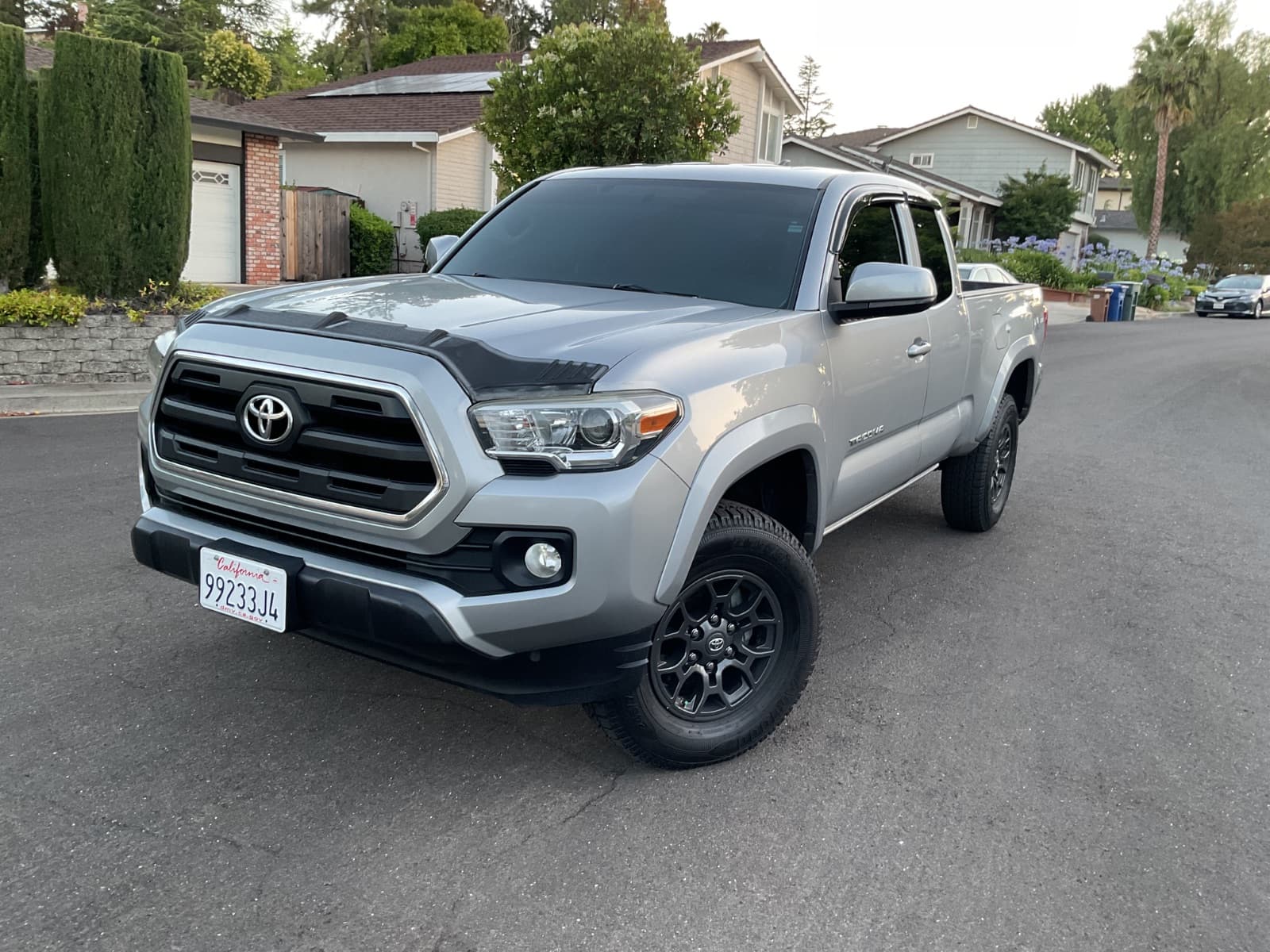 2017 TOYOTA Tacoma