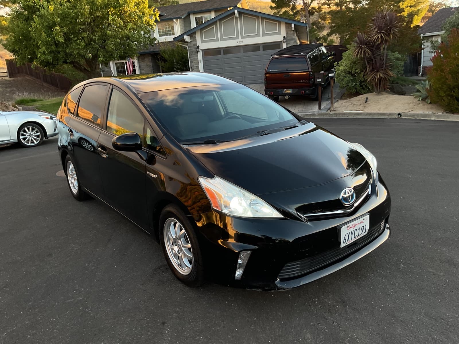 2012 Toyota Prius V, photo 2