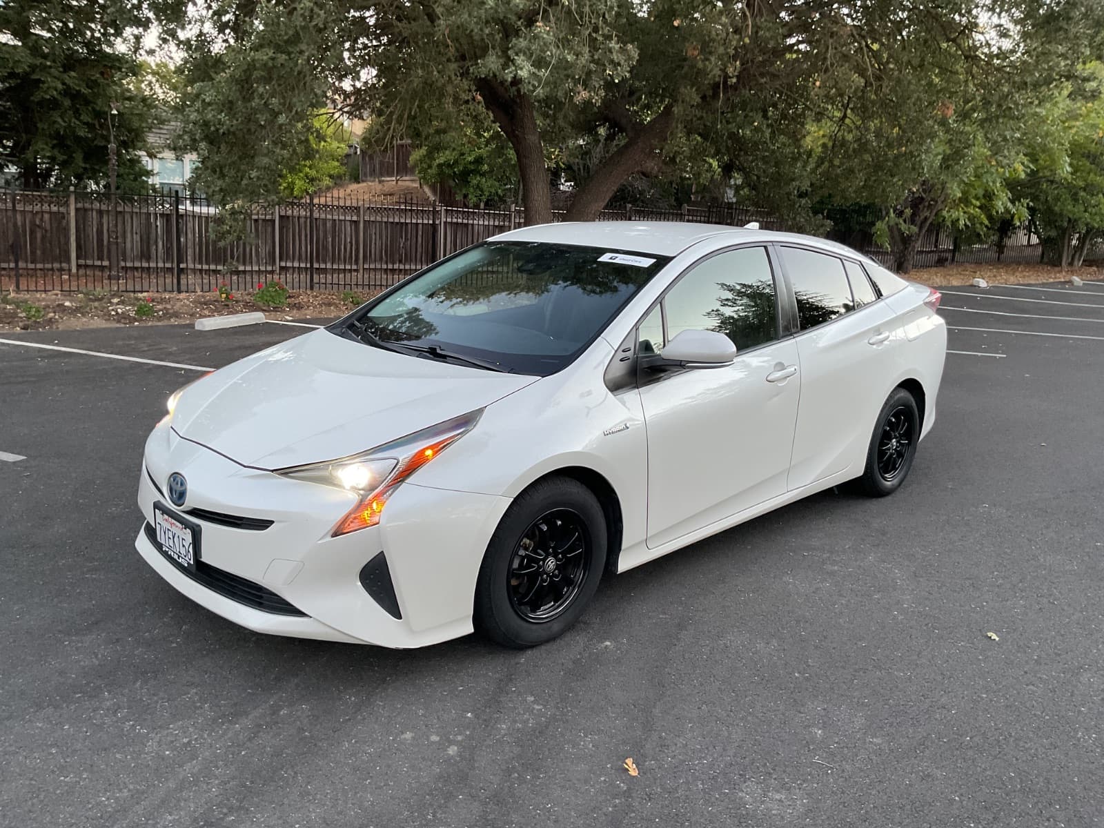 2017 TOYOTA Prius