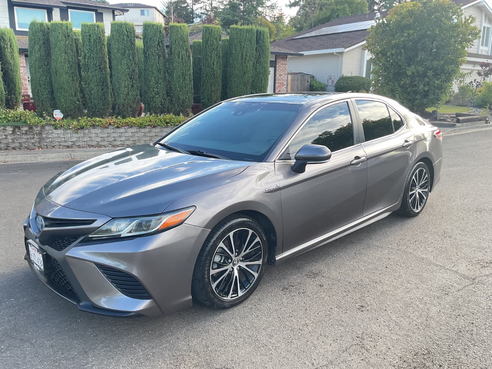 2018 Toyota Camry Hybrid SE, grey, for sale at United Flex Auto Sales in Pleasant Hill, CA