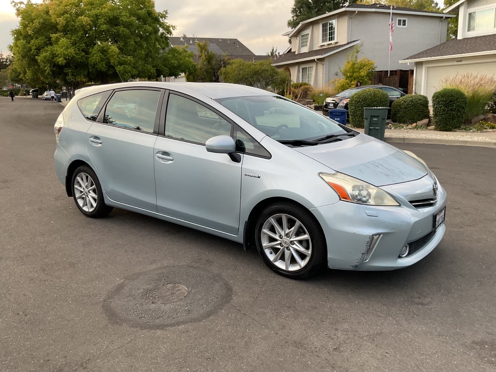 2012 Toyota Prius V, photo 2