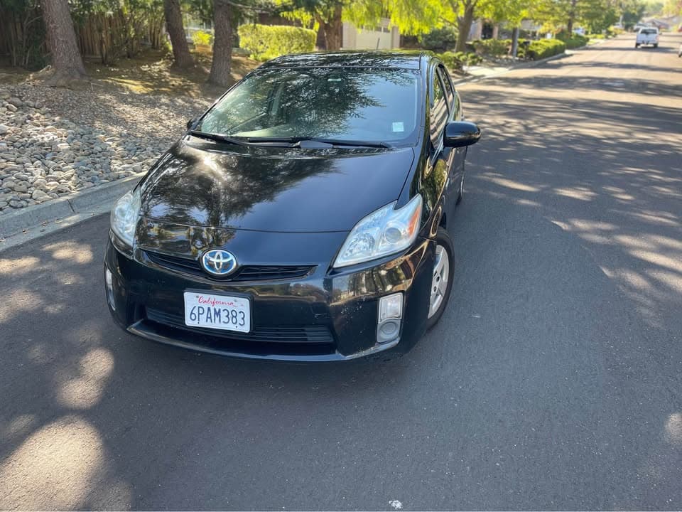 2010 Toyota Prius V, photo 2 of 8, at United Flex Auto Sales in Pleasant Hill, CA