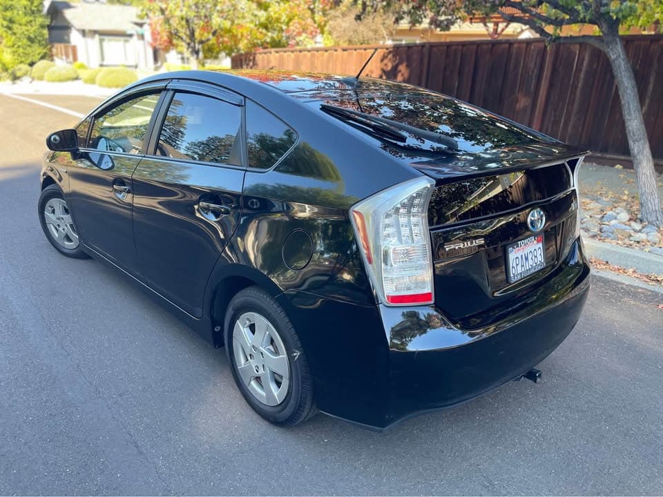 2010 Toyota Prius V, photo 8 of 8, at United Flex Auto Sales in Pleasant Hill, CA