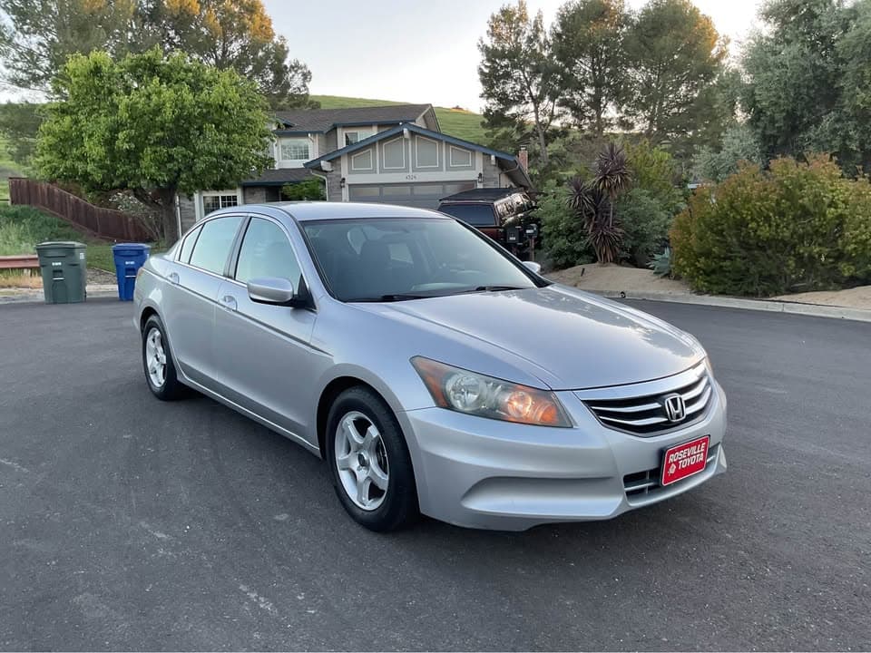 2011 Honda Accord EX-L, photo 2 of 8, at United Flex Auto Sales in Pleasant Hill, CA