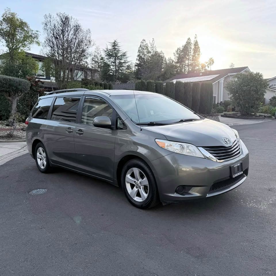 2011 Toyota Sienna LE, photo 2 of 8, at United Flex Auto Sales in Pleasant Hill, CA