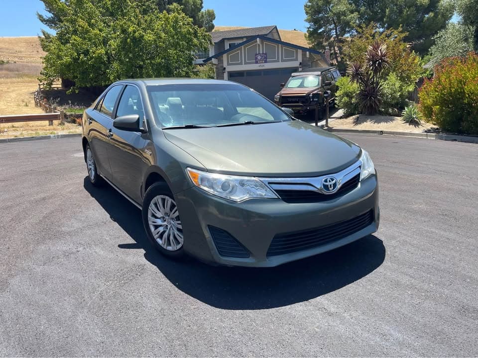 2012 Toyota Camry Hybrid LE, photo 2 of 8, at United Flex Auto Sales in Pleasant Hill, CA