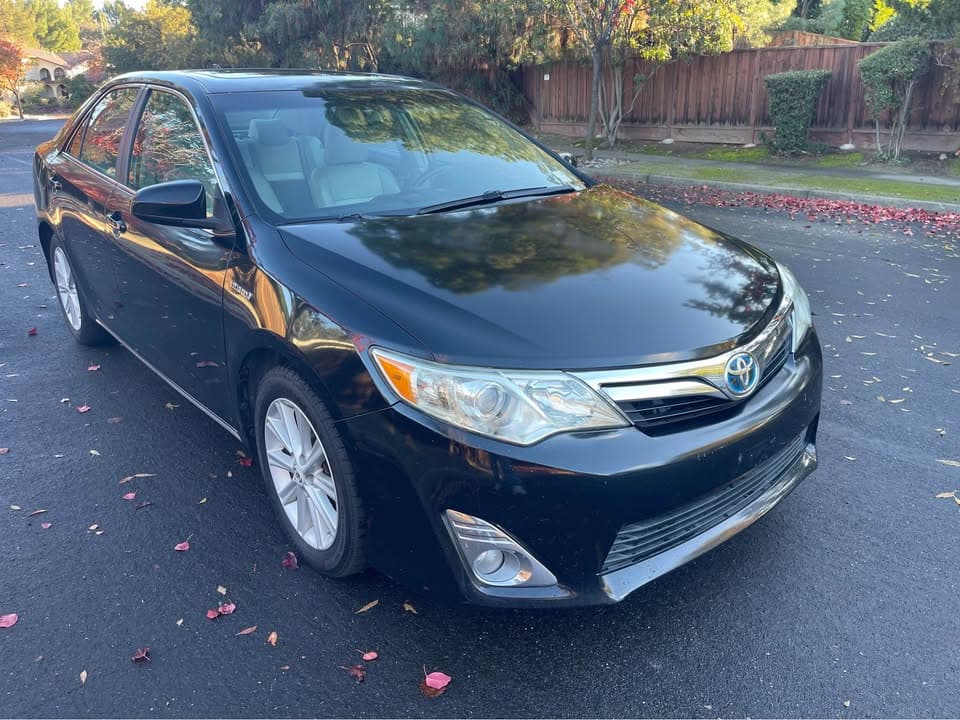 2012 Toyota Camry Hybrid XLE, photo 2 of 8, at United Flex Auto Sales in Pleasant Hill, CA