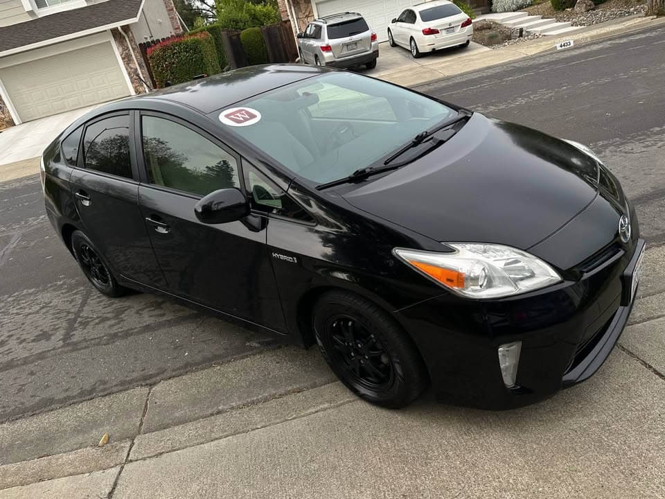 2012 Toyota Prius III, photo 2 of 8, at United Flex Auto Sales in Pleasant Hill, CA