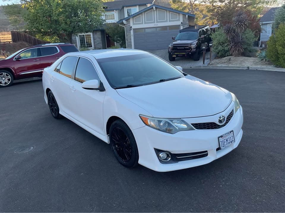 2013 Toyota Camry LE, photo 2 of 8, at United Flex Auto Sales in Pleasant Hill, CA