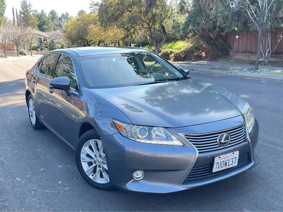 2014 Lexus ES 300h Luxury, photo 2 of 8, at United Flex Auto Sales in Pleasant Hill, CA