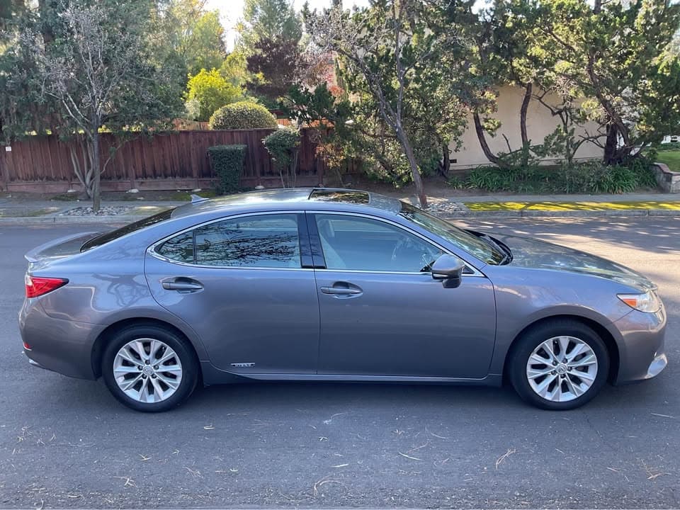 2014 Lexus ES 300h Luxury, photo 8 of 8, at United Flex Auto Sales in Pleasant Hill, CA