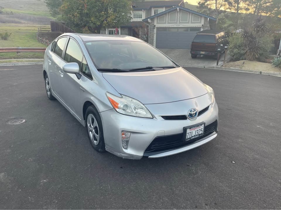 2014 Toyota Prius Four, photo 2 of 8, at United Flex Auto Sales in Pleasant Hill, CA