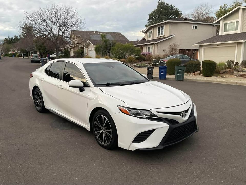 2018 Toyota Camry SE, photo 2 of 8, at United Flex Auto Sales in Pleasant Hill, CA